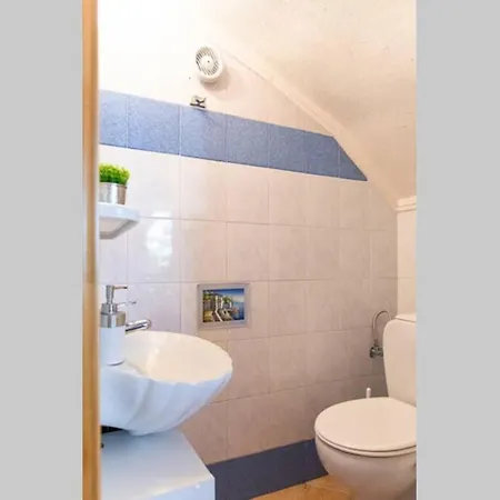 Onar Seafront Maisonette Holiday home *