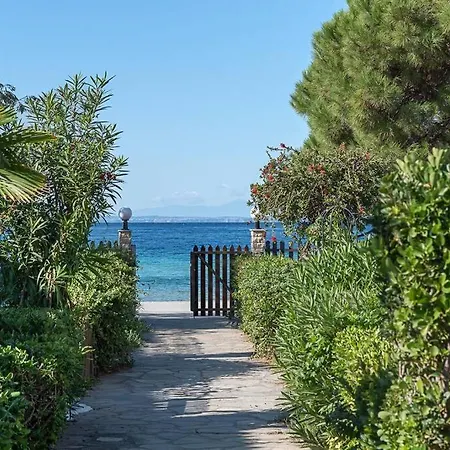 Holiday home Onar Seafront Maisonette *