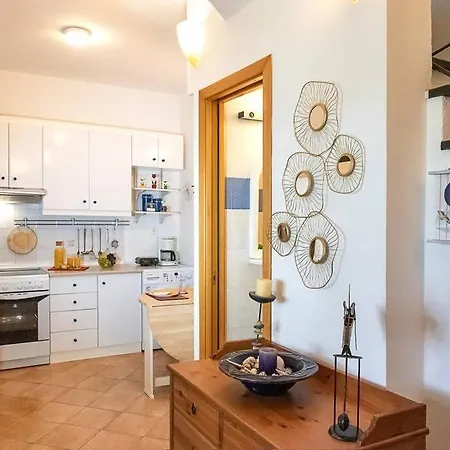 Onar Seafront Maisonette Holiday home *